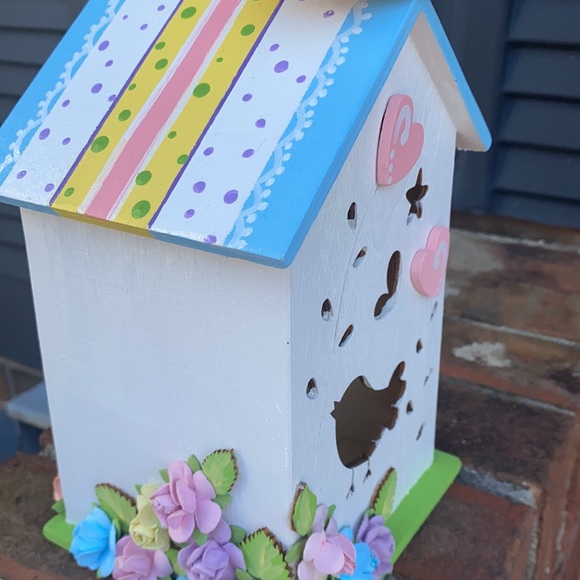 SPRING IS HERE 🌸Handpainted Decorative Birdhouse “Spring Harmony” - Picture 7 of 8